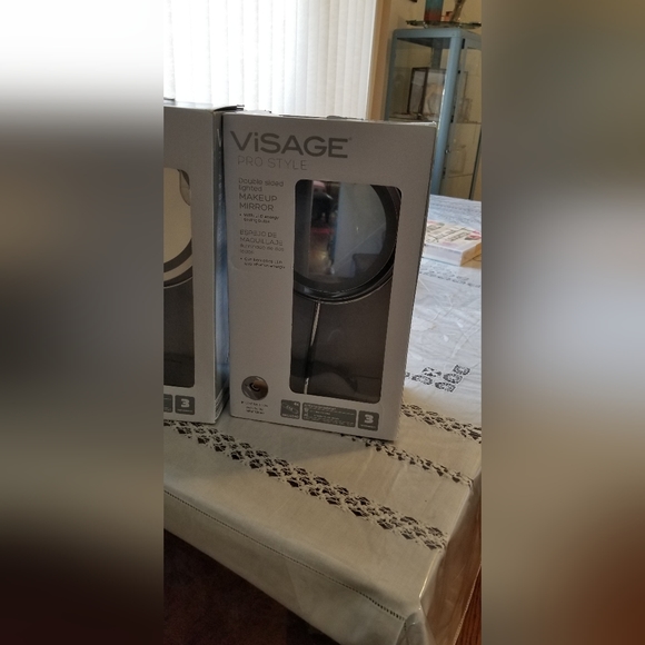 ๐ธ2 for $10๐ธ Lighted makeup mirror, ring light, brand new - Picture 4 of 12